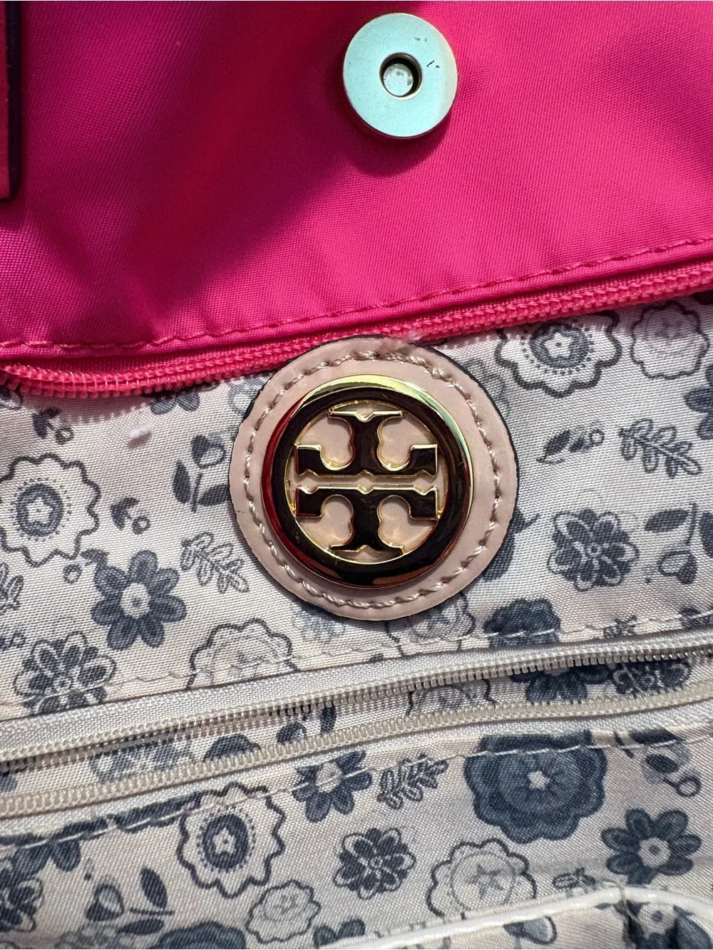Tory Burch Pink Ella Tote Bag with Orangish color accents and Logo Medallion 🩷🧡